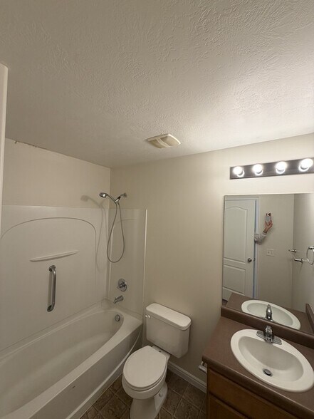 Building Photo - 4797 Huntly Dr