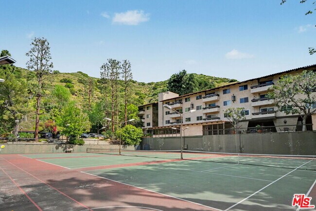 Building Photo - 2700 Cahuenga Blvd
