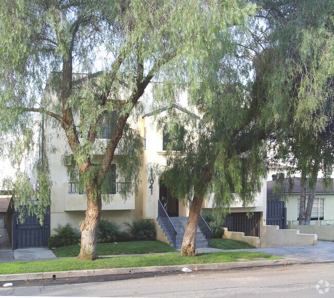 Primary Photo - 11041 La Maida St