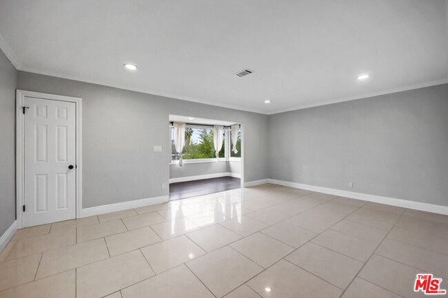 Building Photo - 11419 Sunshine Terrace
