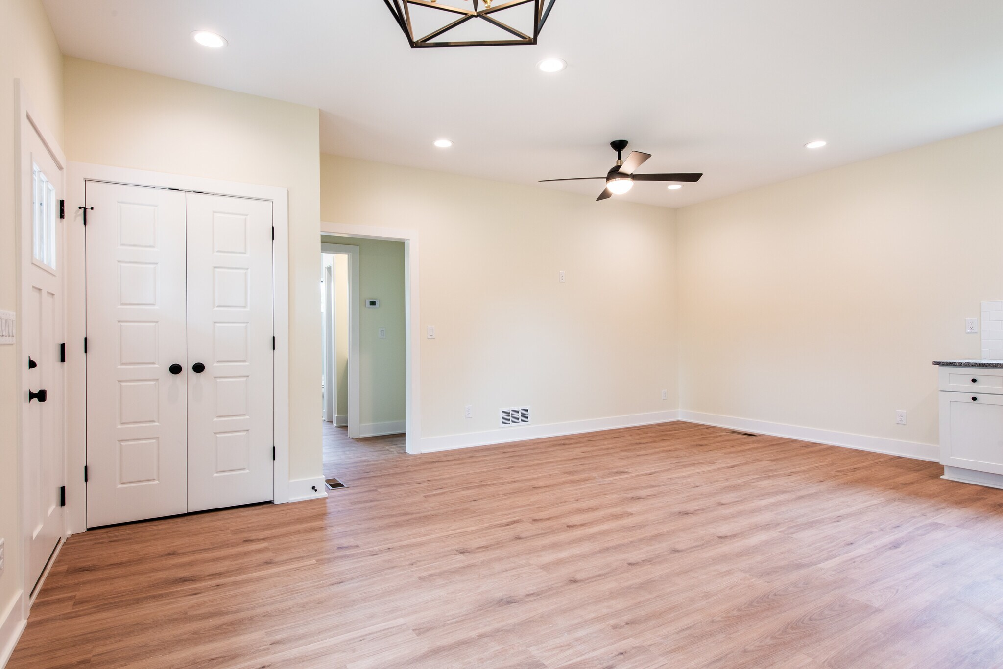 Building Photo - 8301 Acme Way