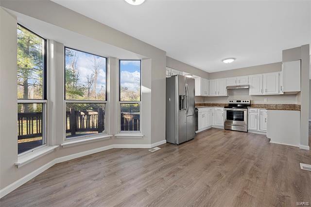 Building Photo - 655 Foxtail Dr