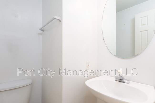 Building Photo - 6732 Cozy Ln