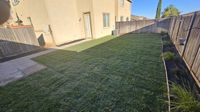 Building Photo - 2261 Hancock Dr