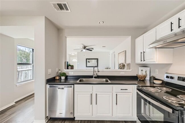 Building Photo - 177 Karrie Dr