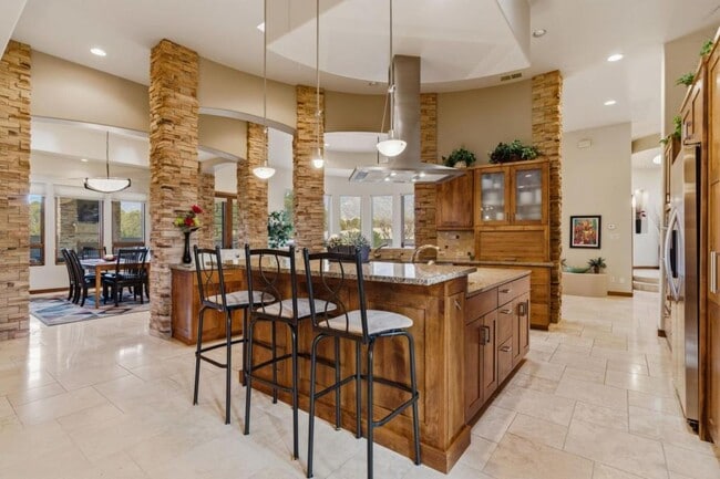 Building Photo - 13415 Pino Ridge Pl NE