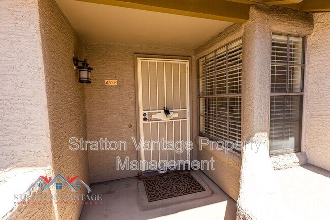 Building Photo - 10015 E Mountain View Rd