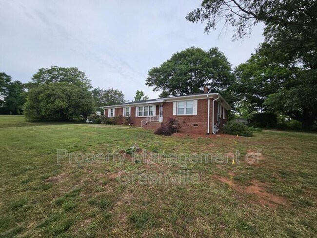 Building Photo - 400 Berea Dr