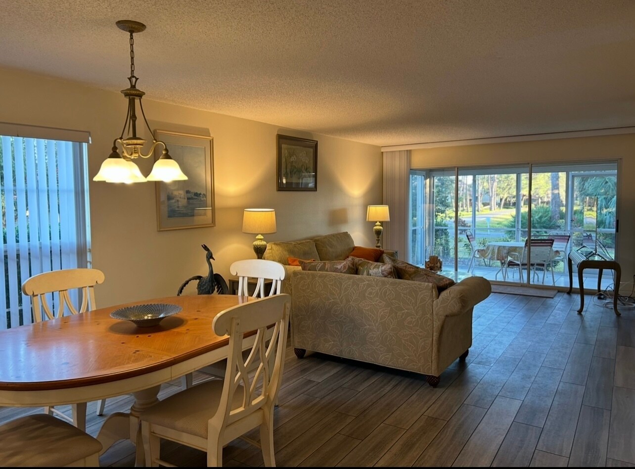 Building Photo - 4507 Longmeadow