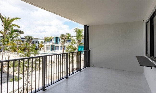 Building Photo - 4400 W Sunrise Blvd