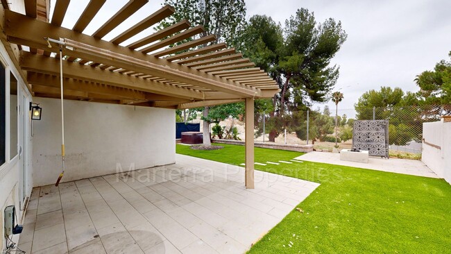 Building Photo - Amazing 3 Bedroom Home in Mission Viejo!