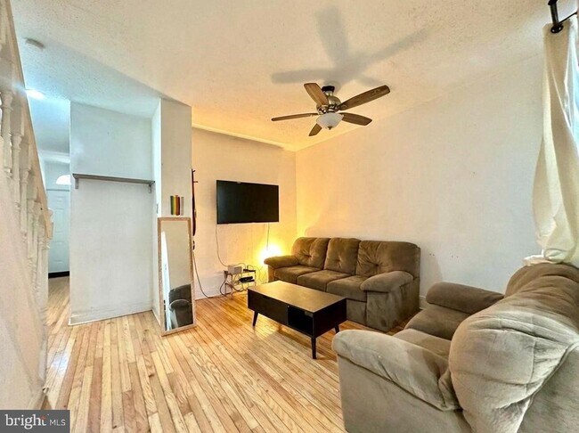 Building Photo - 1710 N Bouvier St