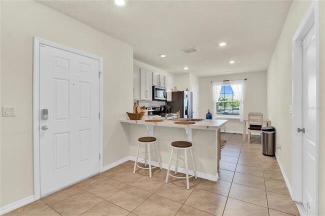Building Photo - 9042 Pinales Wy