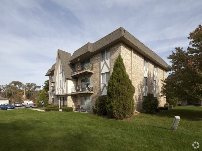 Primary Photo - 10735 Green Meadows Dr