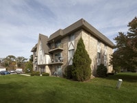Building Photo - 10735 Green Meadows Dr