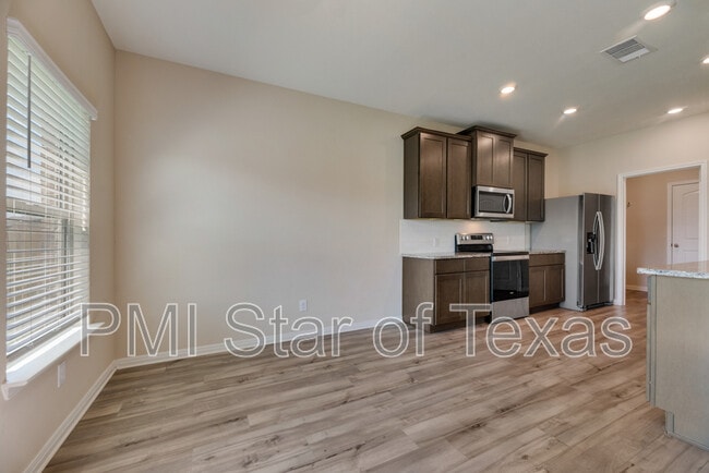 Building Photo - 247 Enchanted Way