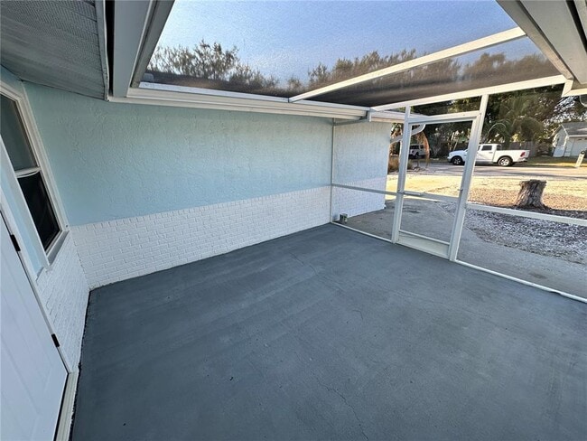 Building Photo - 6213 33rd Ave Cir W