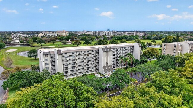 Building Photo - 3100 W Rolling Hills Cir