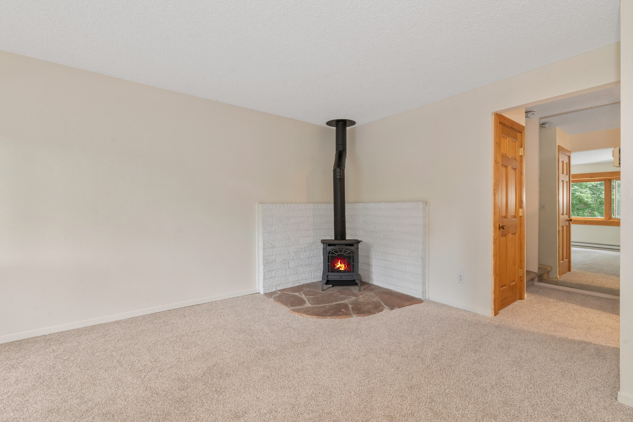 Building Photo - 5 Hemlock Ct