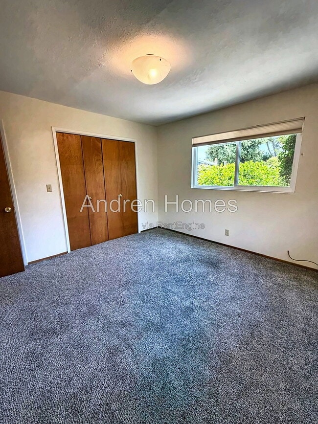 Building Photo - 501 Spruce St
