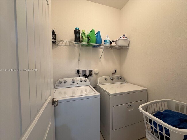 Building Photo - 24921 SW 118 Ct