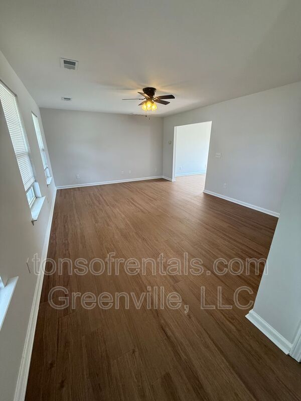 Building Photo - 151 Bellweather Dr