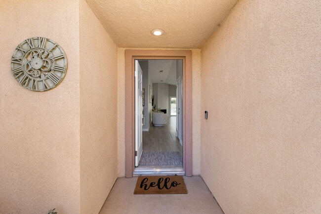 Building Photo - 49771 Lincoln Dr