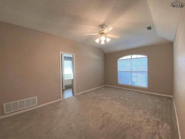 Building Photo - 3803 Stonegate Dr