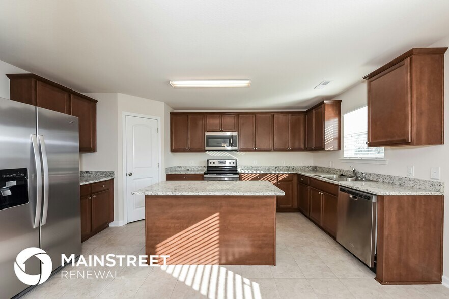 Building Photo - 3611 Stargell Dr