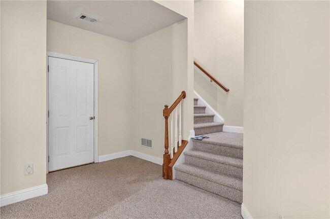 Building Photo - 1022 Emory Parc Pl