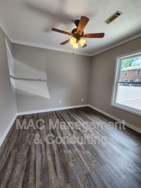 Building Photo - 1501 Autumn Ave