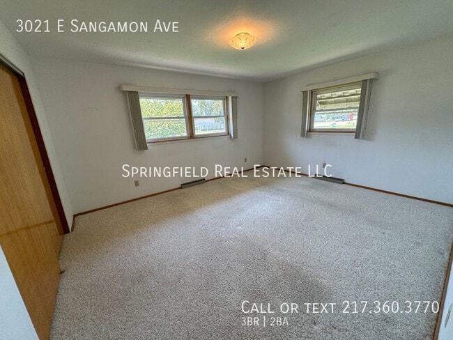 Building Photo - 3021 E Sangamon Ave