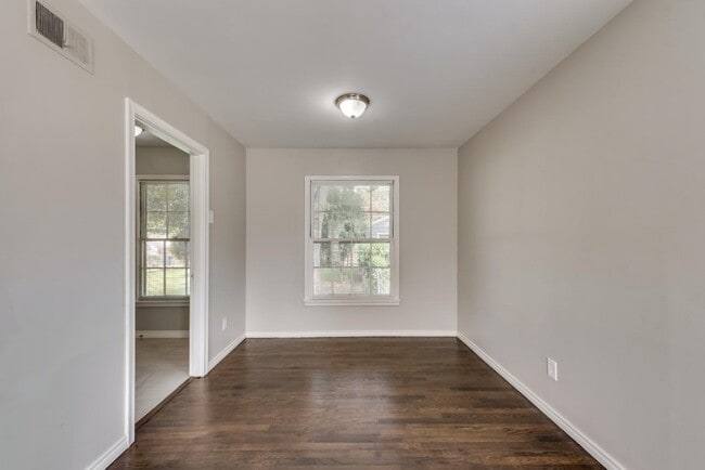 Building Photo - 11107 Stallcup Dr