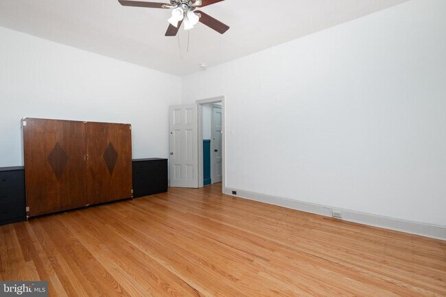 Building Photo - 932 N 5th St