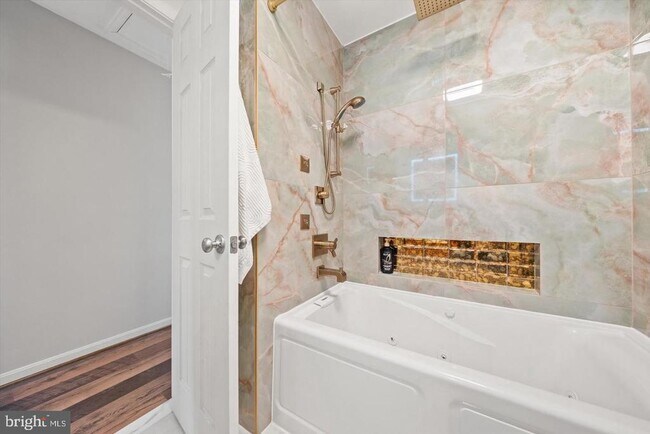 Building Photo - 436 Castleton Meadows Ln