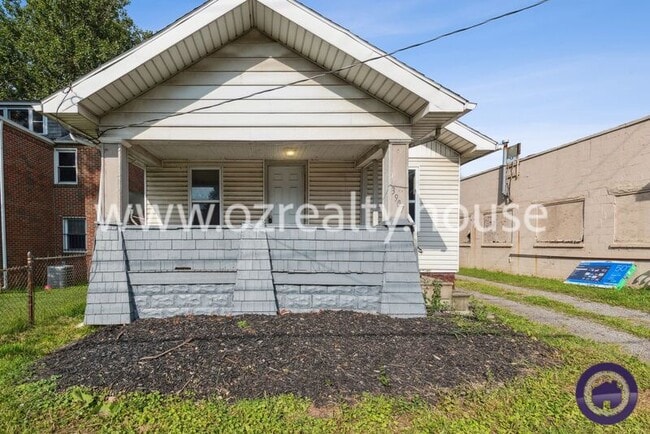 Primary Photo - 3907 Lagrange St