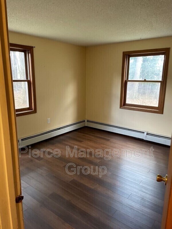 Building Photo - 37 Alice Dr