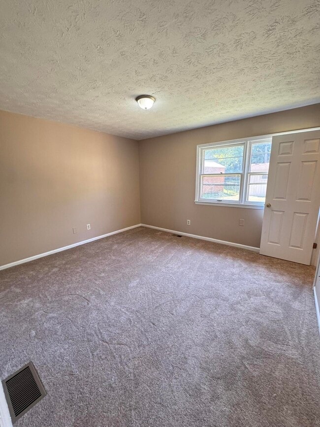 Building Photo - 3372 Otter Creek Dr