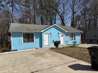 Building Photo - Beautiful & Spacious  2/2 in Austell