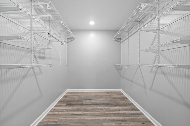 Building Photo - 1026 Foxmoor Dr