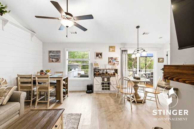 Building Photo - 40 Canopy Ln