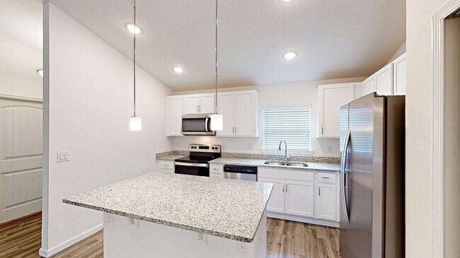 Building Photo - BEAUTIFUL 3/2 HOME IN PALM BAY
