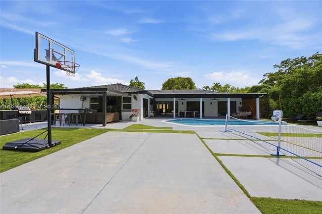 Building Photo - 9935 Ramblewood Dr