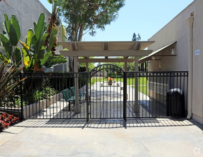 Building Photo - Casa Ramon Apartments