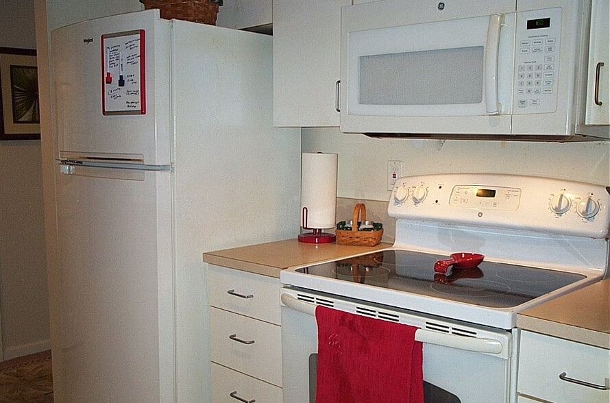 Building Photo - 1885 Florida Club Dr