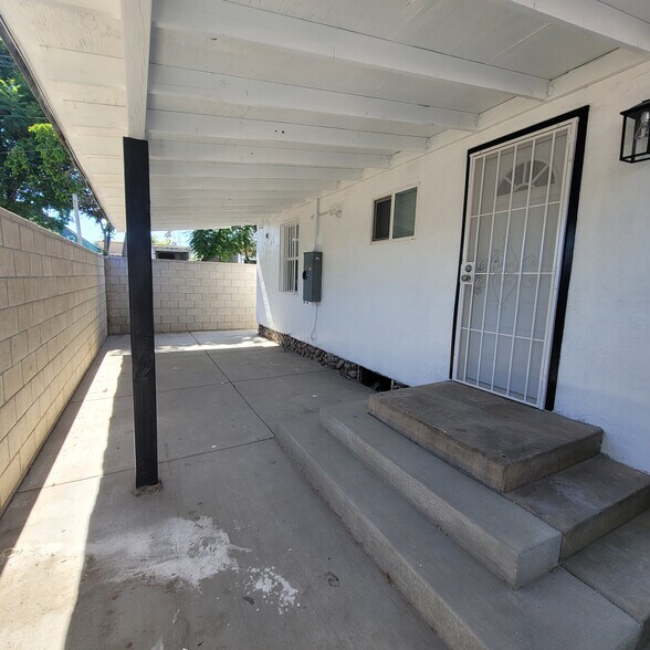 Building Photo - 280 E Center St