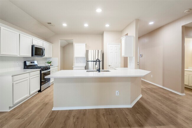 Building Photo - 22 Garden Lodge Pl