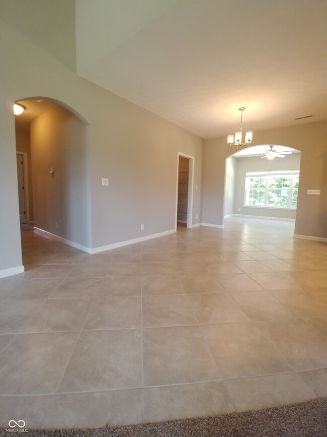 Building Photo - 818 Bluegrass Trail