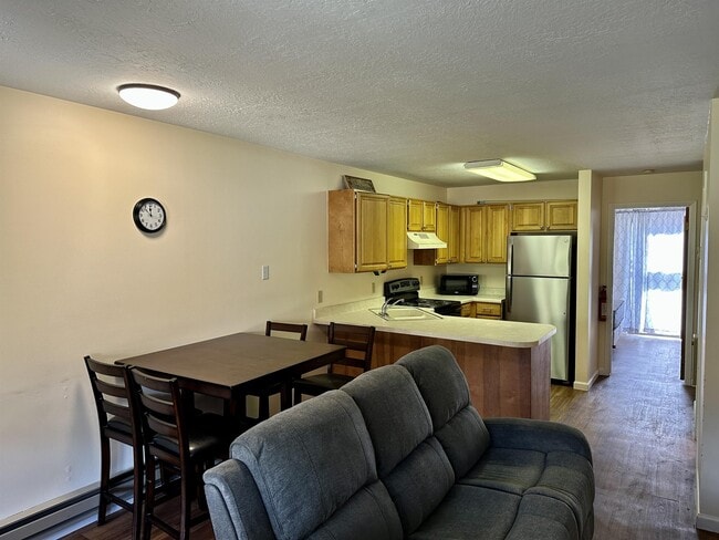 Building Photo - 3615 N Wolf Creek Dr