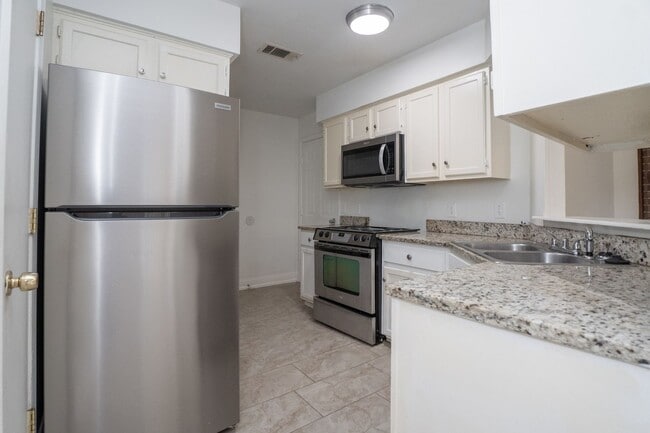 Building Photo - 3 bedroom house in quiet West Little Rock neighborhood